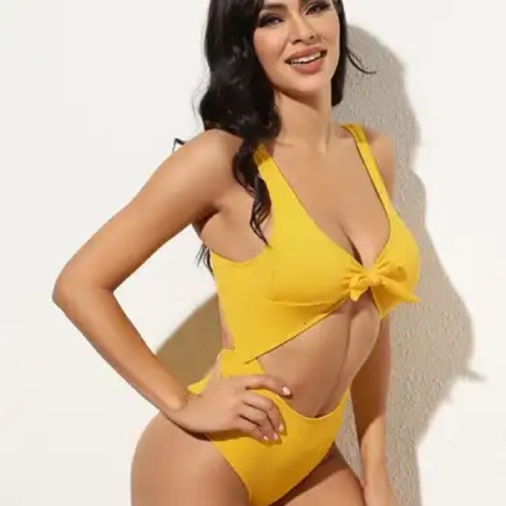 💕 Yellow Ribbed Cutout One Piece Swimsuit Size 2X